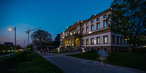 Lichtkunst am Stadtpalais Stuttgart mit LED-Lichtskulpturen