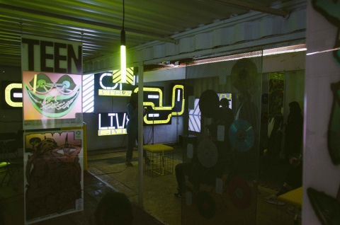 Kunstinstallation von lichtgestalten beim Reeperbahn Festival 2021, Hamburg