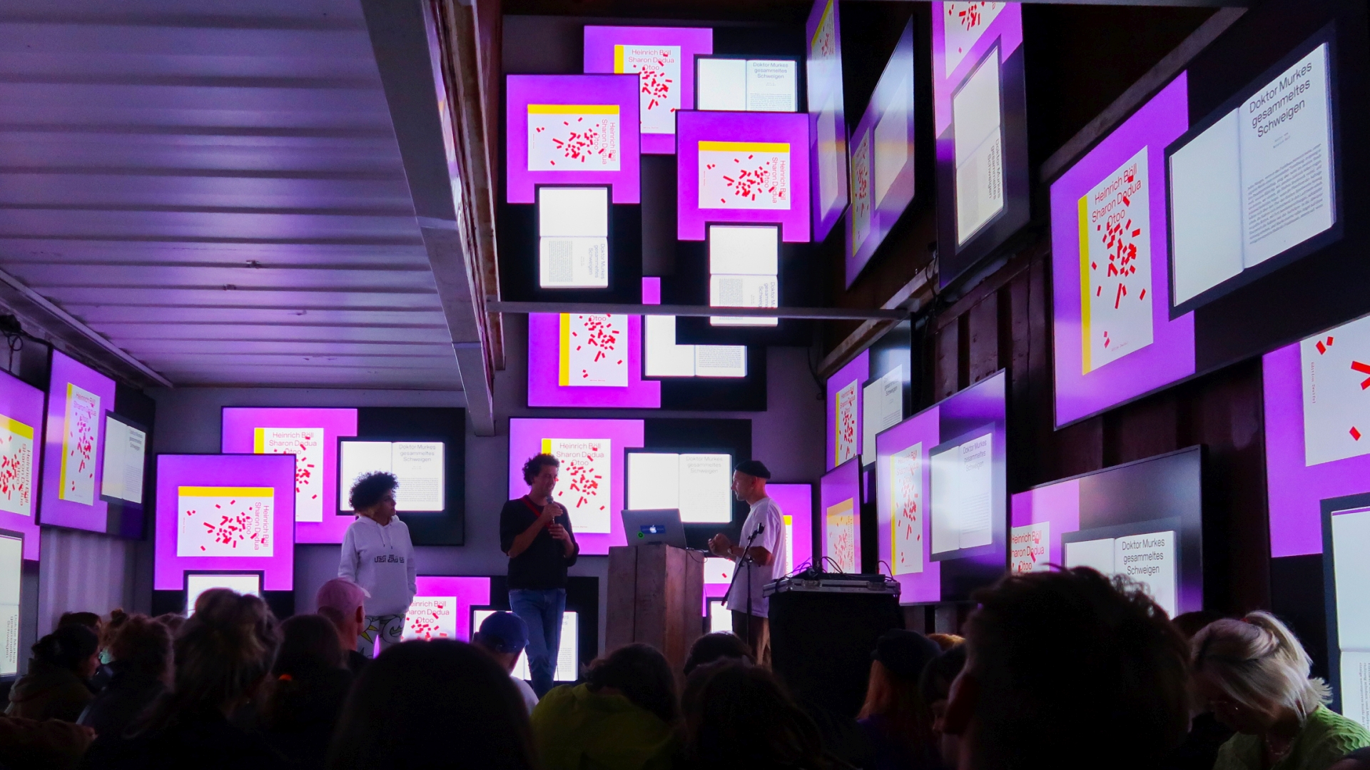 Podium discussion about political design with the Heart Directors Club, Golnar Kat Rahmani und Simon Wahlers