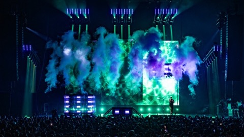 RIN Live 2023 tour visuals, Need for Speed, operating with TouchDesigner