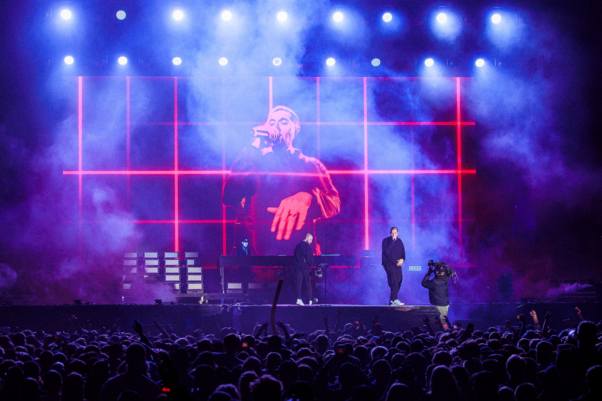 Mit TouchDesigner erstellte Echtzeitvideoeffekte für RIN beim Splash! Festival 2022